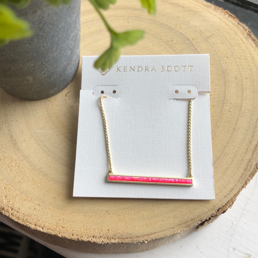 Kendra Scott Fuchsia Kyocera Opal Kelsey Necklace